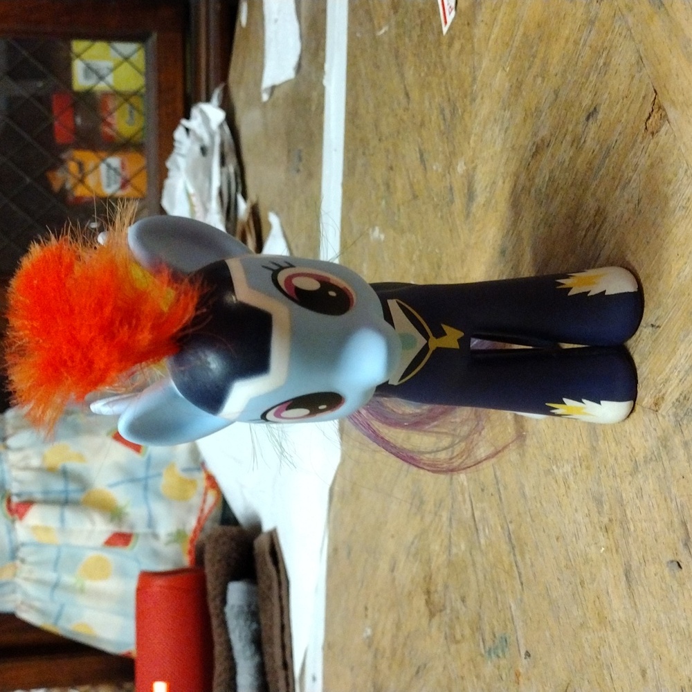 2010 Rainbow Dash Power Pony Figurine